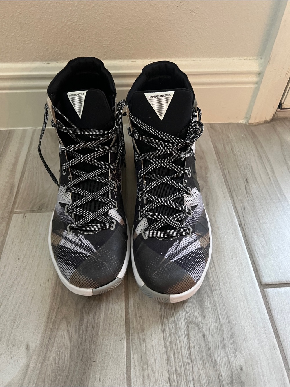 Nike Hyperdunk Men’s Basketball Shoes in Black and Gray